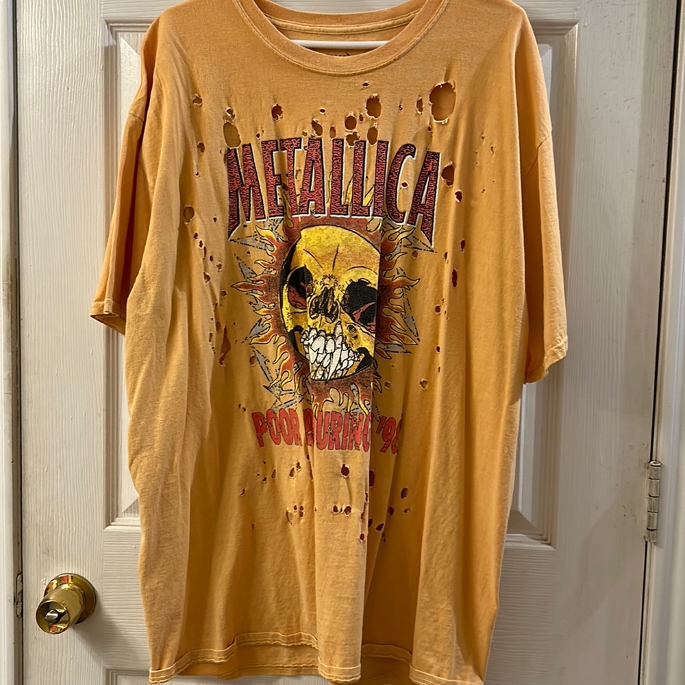 Metallica distressed concert tee